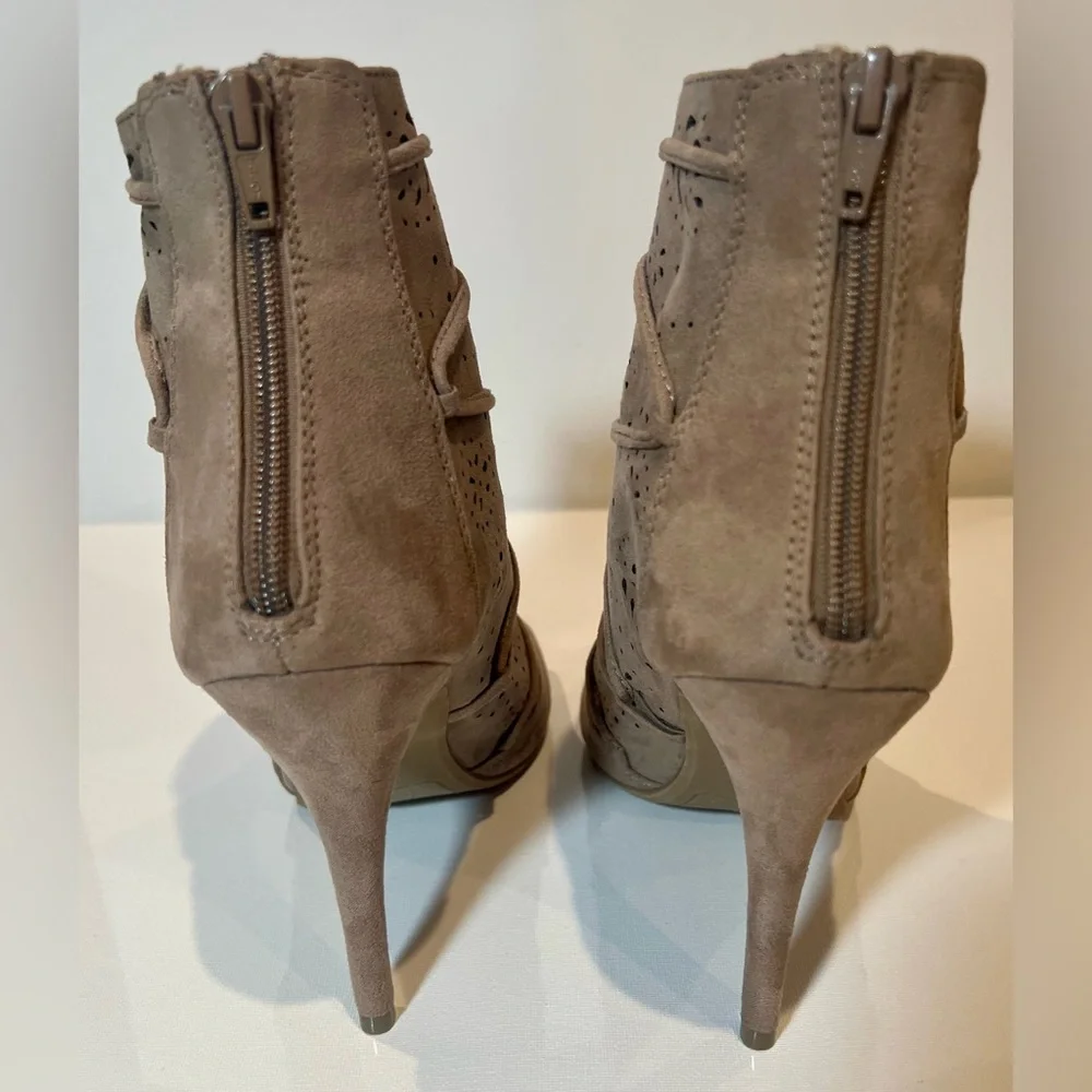 Lauren Conrad Peep-Toe Ankle Boots 4 Inch Heel Beige Laser Cut Tan - Picture 2 of 7